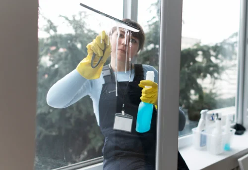 Nettoyage de vitres intérieures et extérieures à Dourdan
